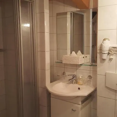 Ondres'n Hof Guest house Langenfeld